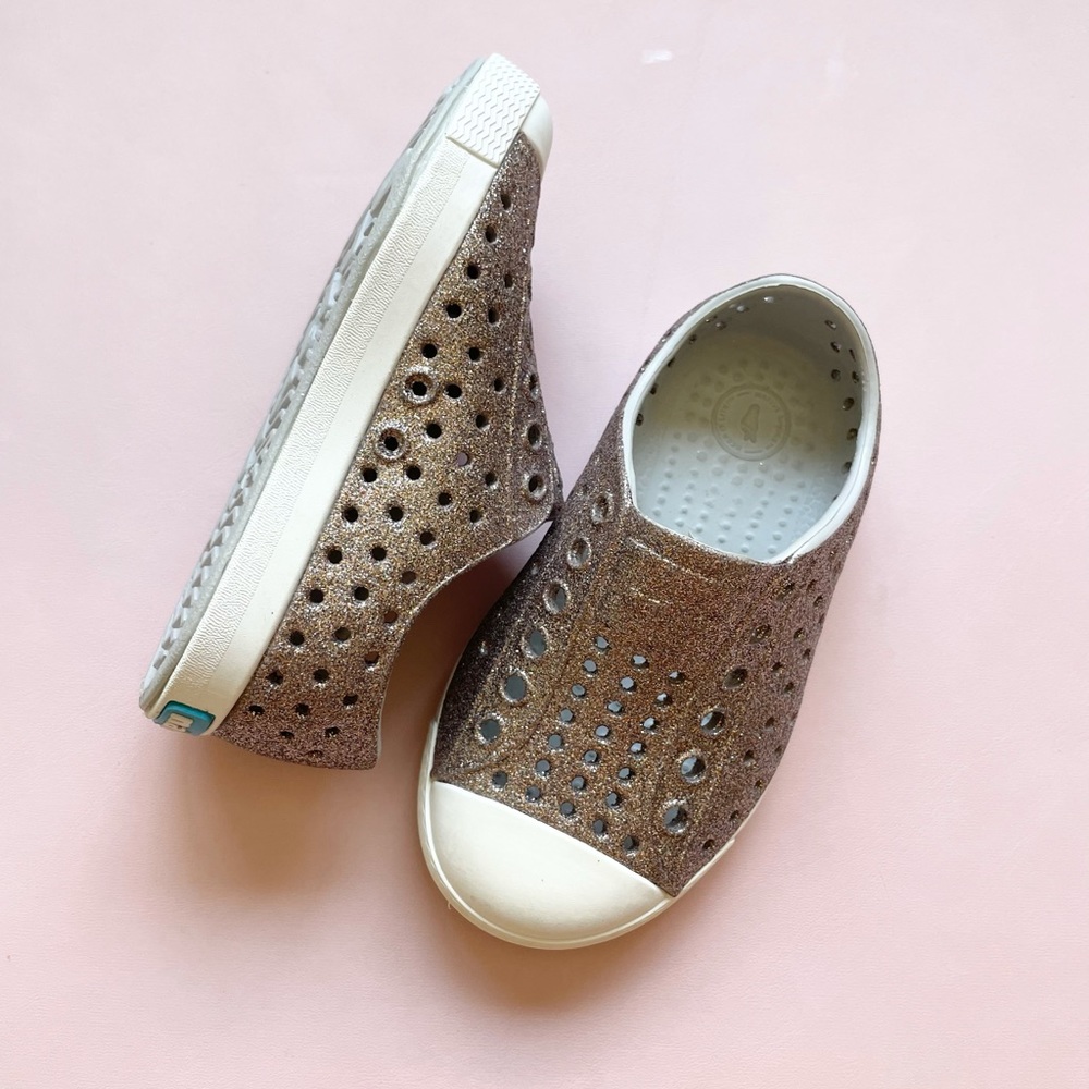 Native Jefferson Bling, NEW, Size 6C